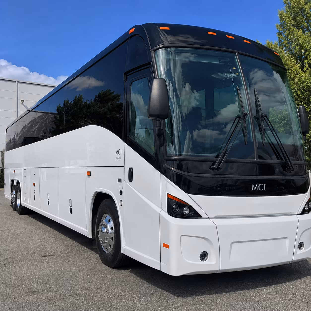 private charter buses for layovers in thornton