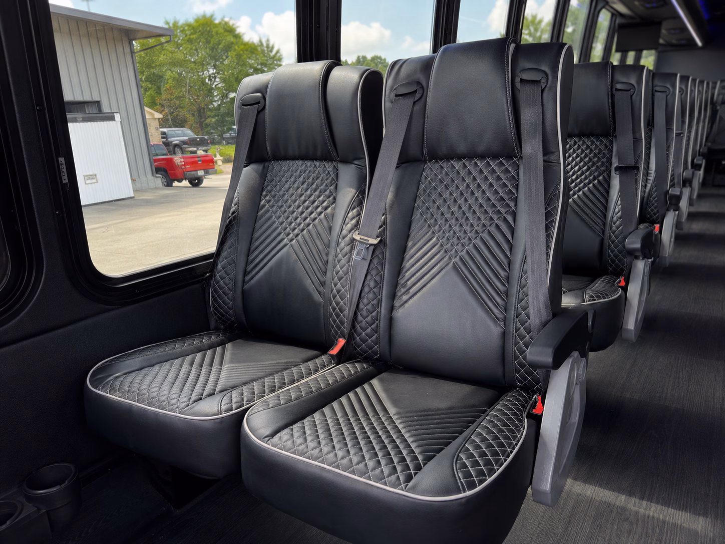 shuttle services for airline crews and airport staff in thornton