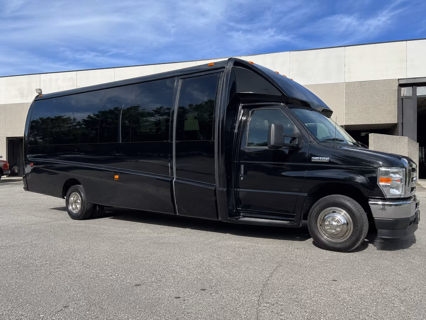thornton airport shuttle bus rentals for private groups